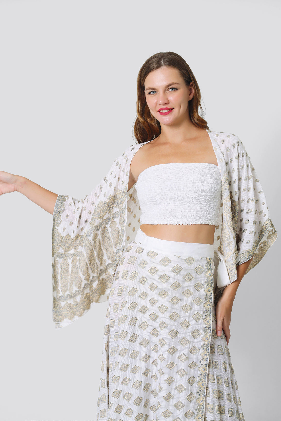 Mariam Short Cape